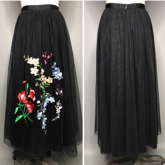 Anthropologie Sachin and Baby Embroidered Floristic Skirt Size 2 - Picture 2 of 8